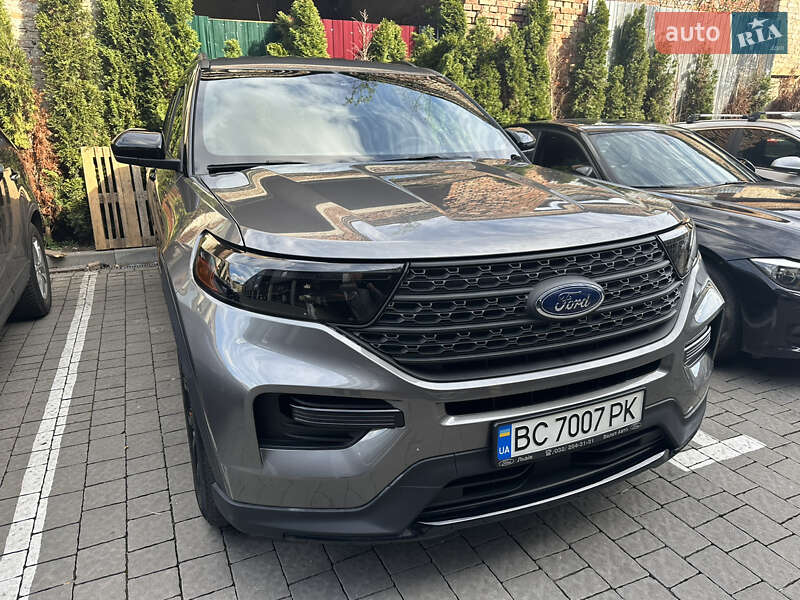 2021 ford explorer
