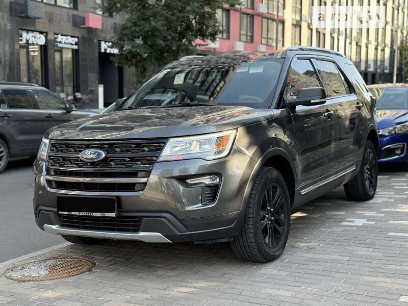 2019 ford explorer