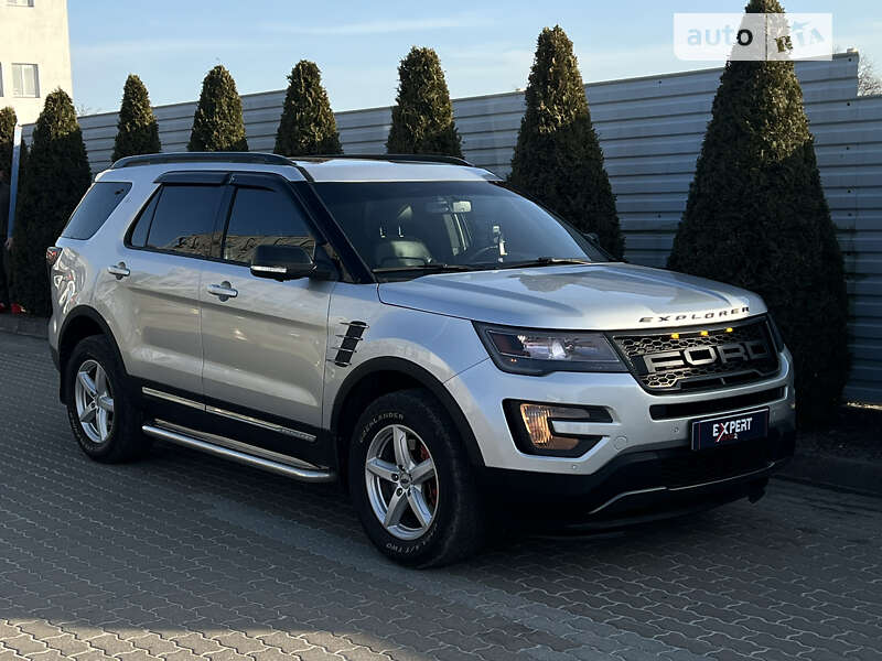 2016 ford explorer