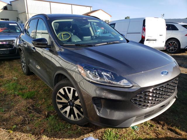 2020 ford escape se