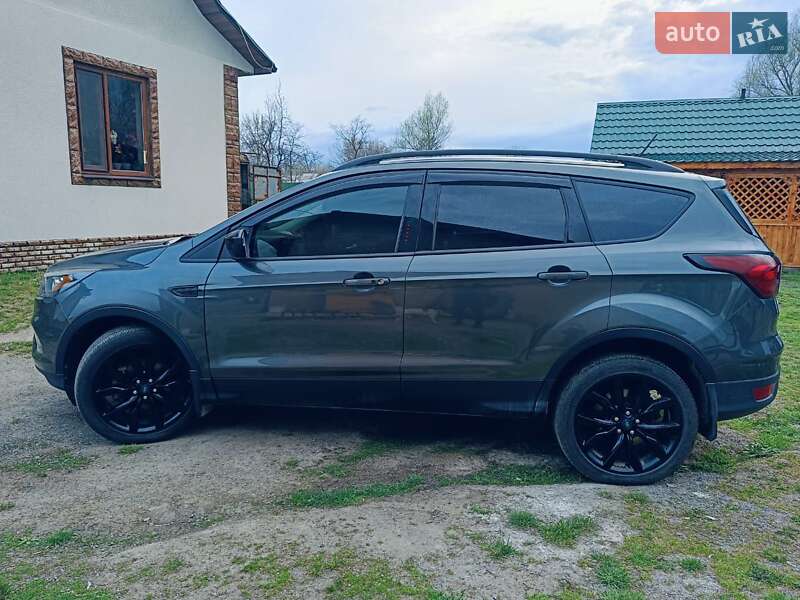 2019 FORD Escape