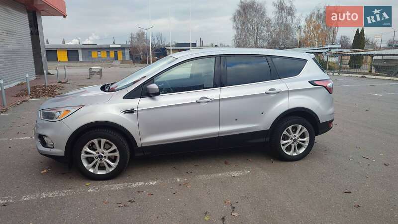 2017 FORD Escape