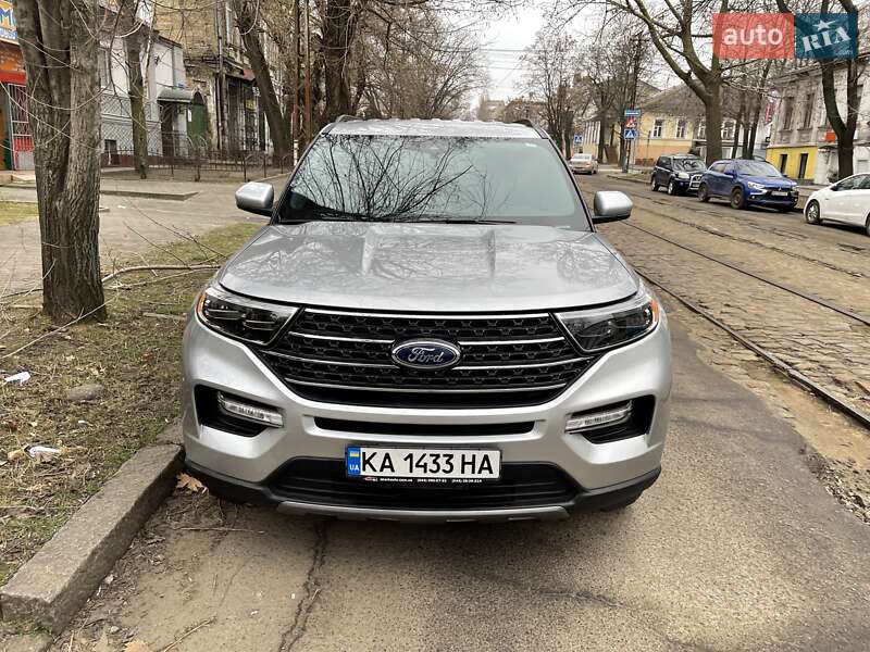 2019 ford explorer