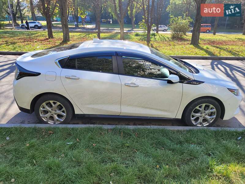 2018 chevrolet volt