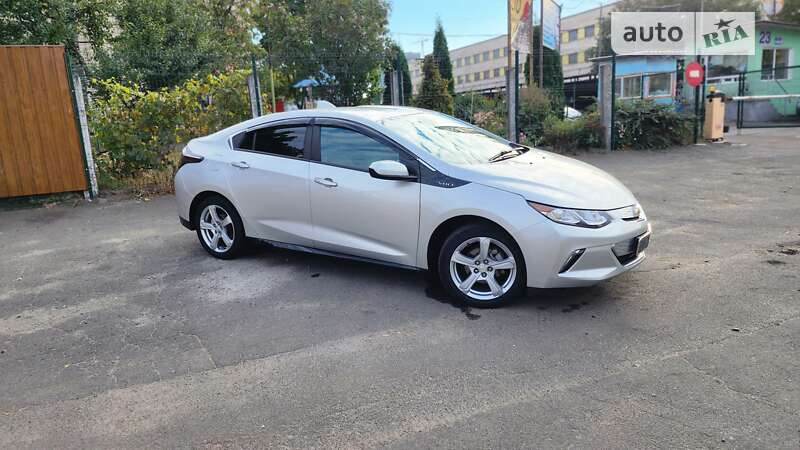 2017 chevrolet volt