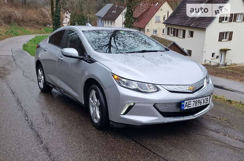 2017 chevrolet volt