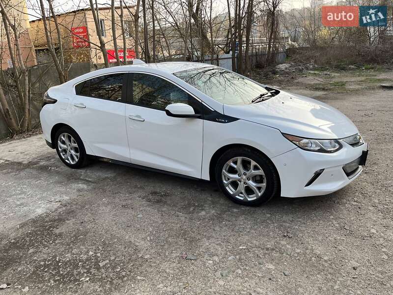 2017 chevrolet volt