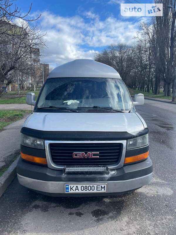2003 gmc savana-5-7