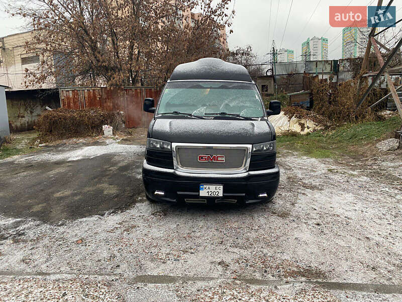 2013 gmc savana