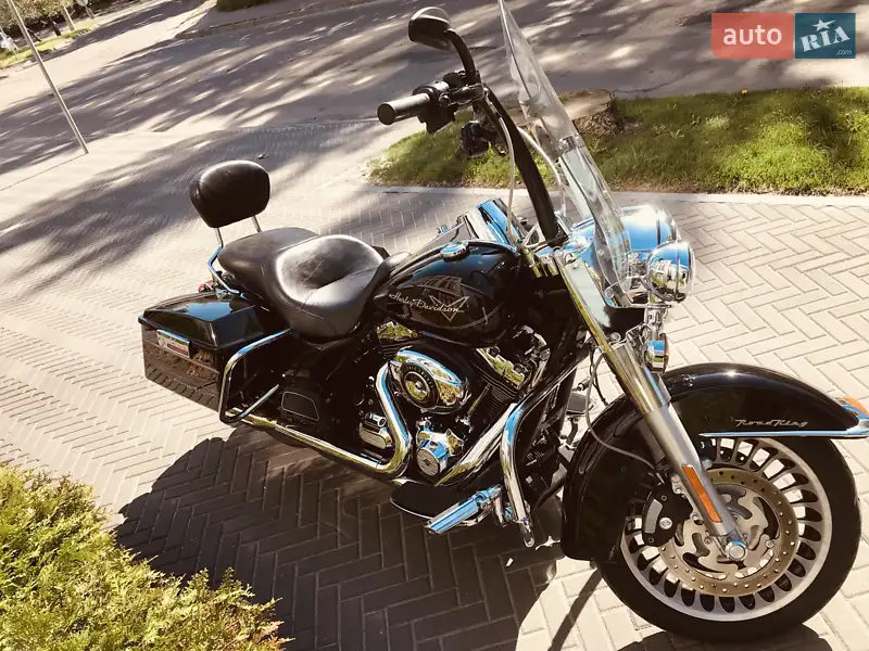 2011 harley-davidson flhr