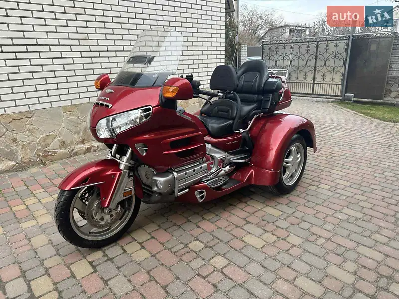 2005 honda gl1800