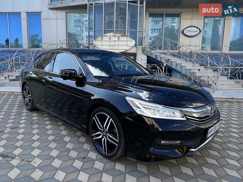 2017 HONDA Accord