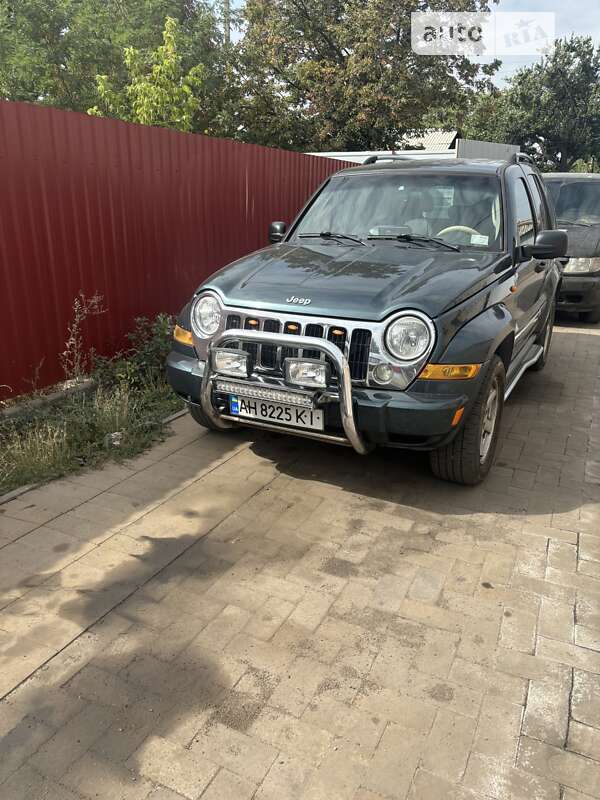 2005 jeep cherokee