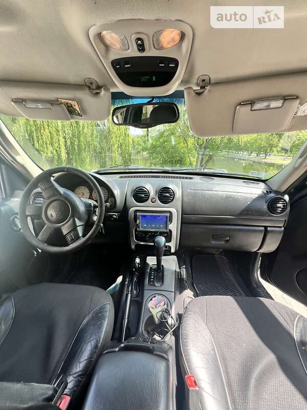 2004 jeep cherokee