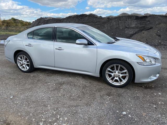 2013 nissan maxima s