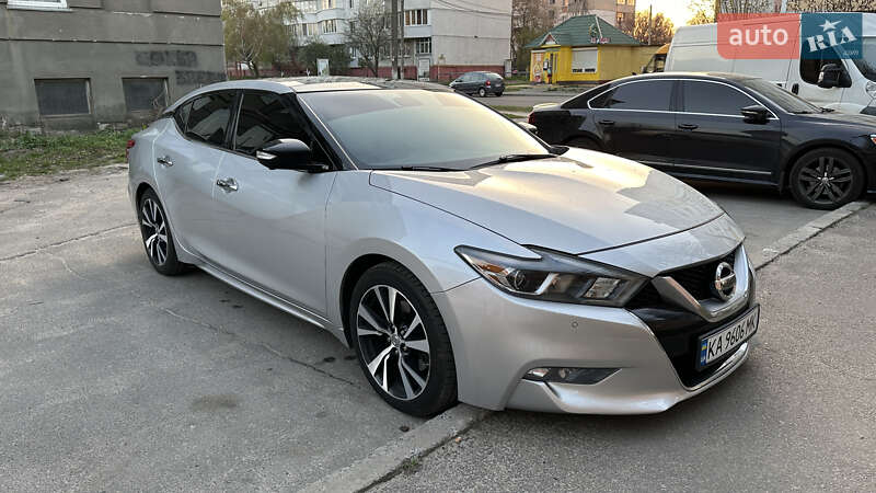 2016 nissan maxima