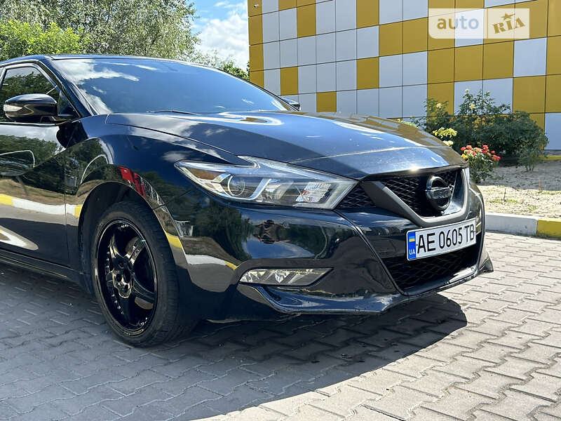 2017 nissan maxima