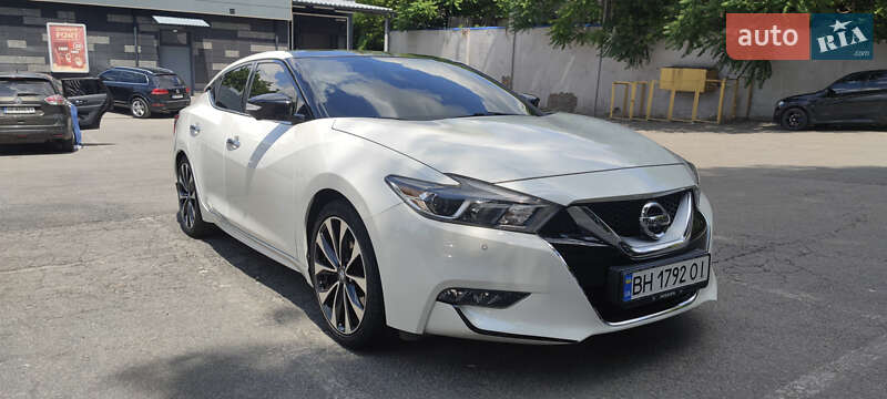 2015 nissan maxima
