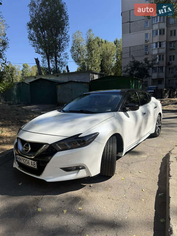 2016 nissan maxima