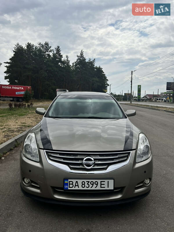 2011 nissan altima