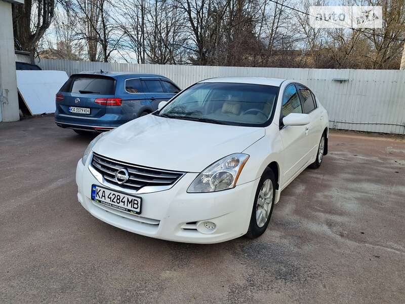 2011 nissan altima