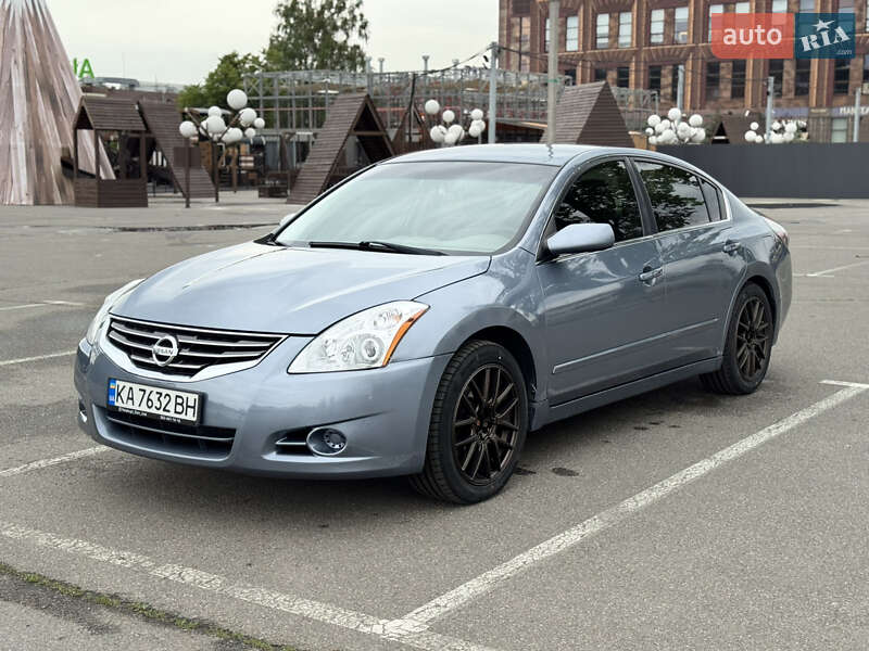 2011 nissan altima