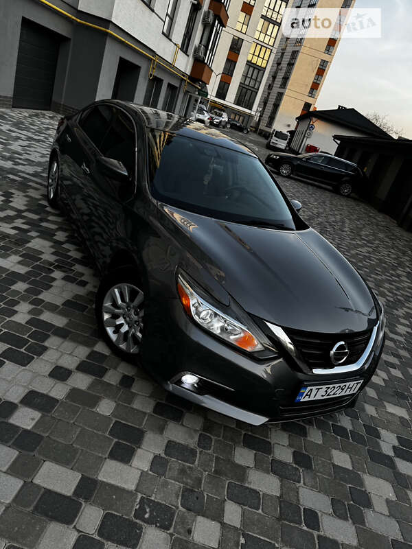 2016 nissan altima