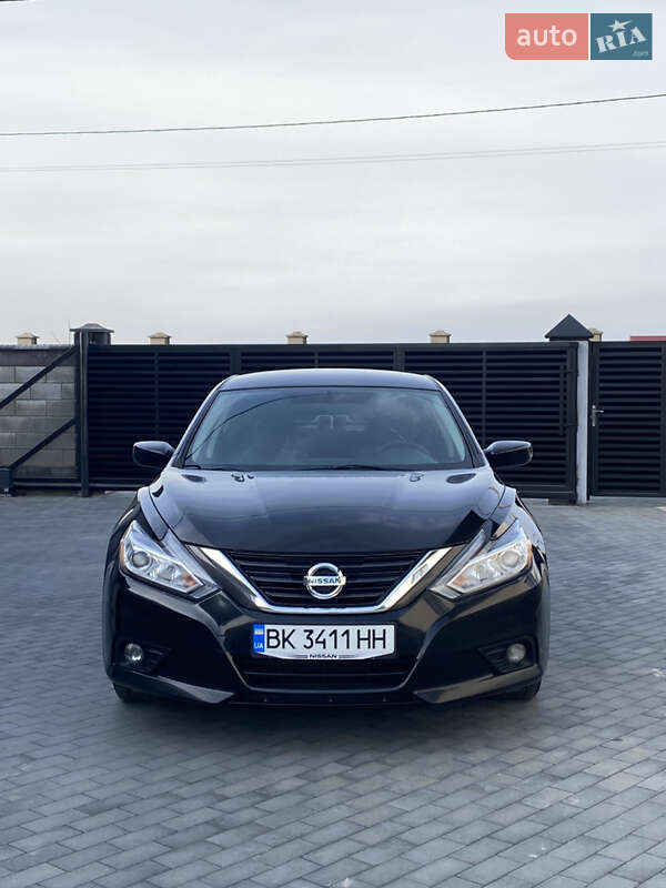 2016 nissan altima