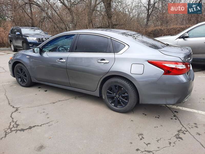 2017 nissan altima