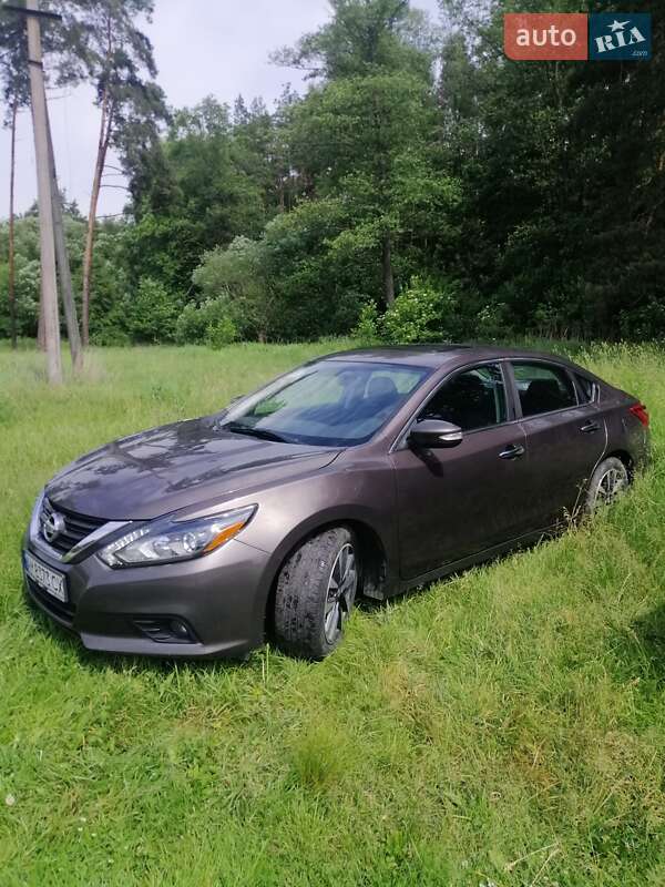 2016 nissan altima