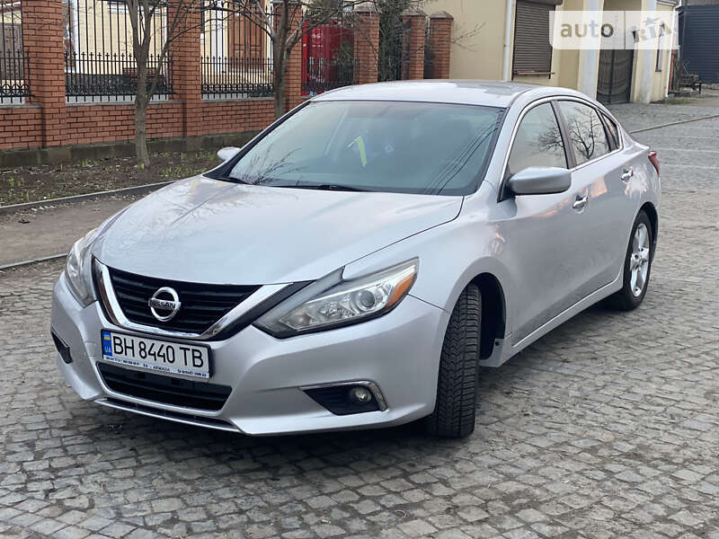 2016 nissan altima