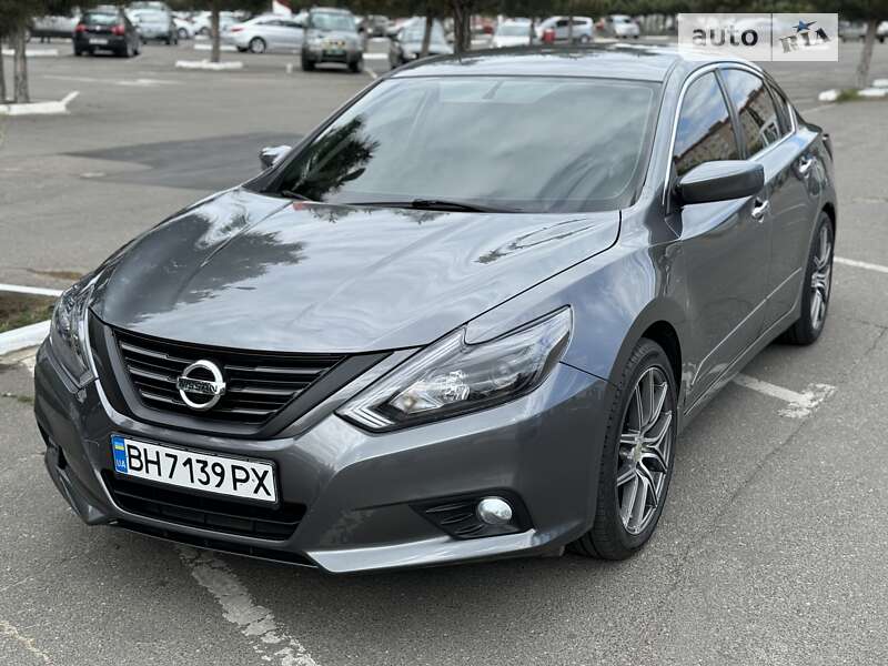2016 nissan altima