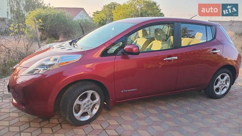 2014 nissan leaf