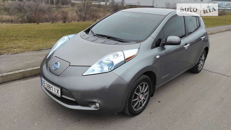 2014 NISSAN Leaf