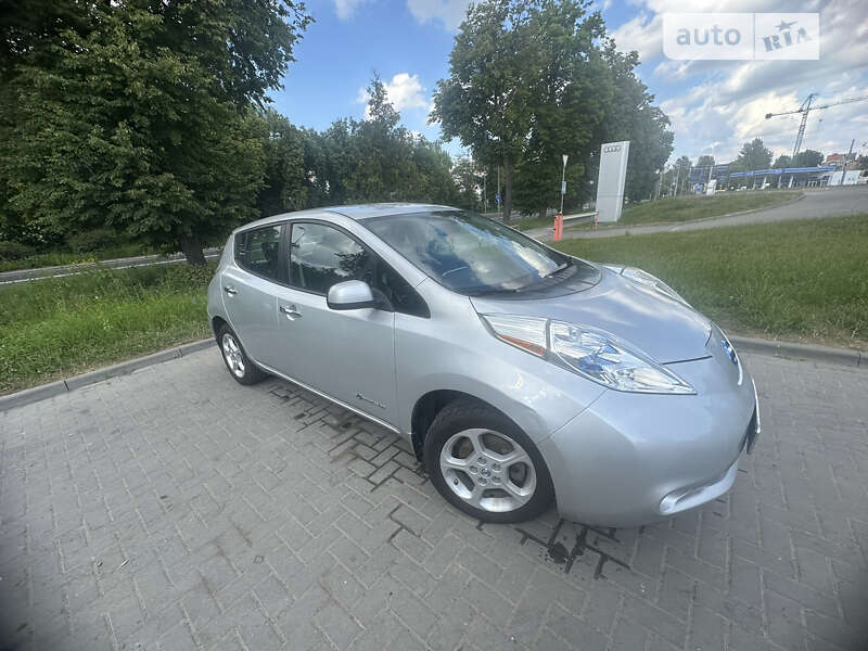 2014 nissan leaf