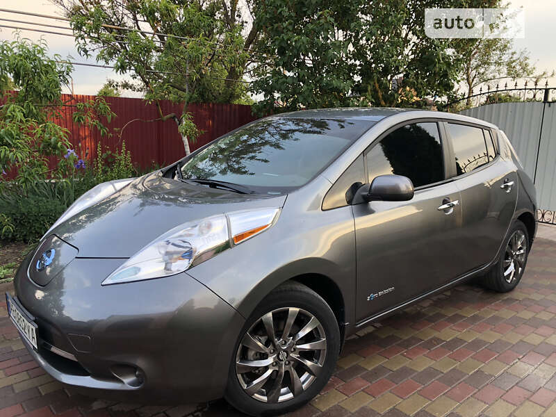 2014 nissan leaf