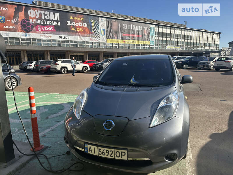 2014 nissan leaf