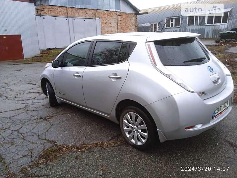 2015 nissan leaf