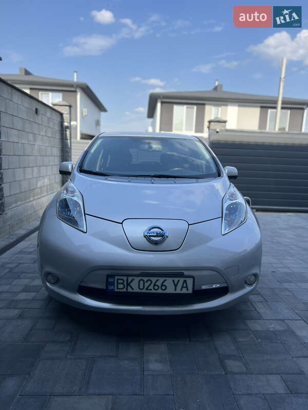 2014 nissan leaf