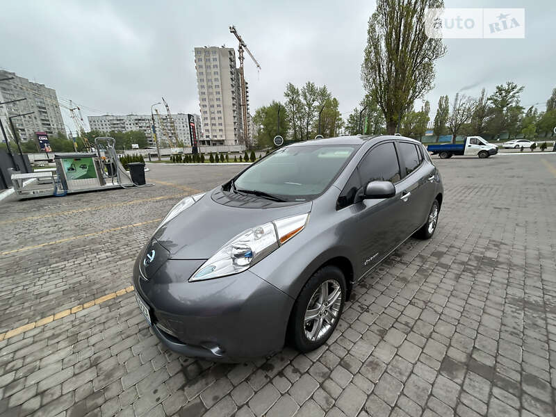 2014 nissan leaf
