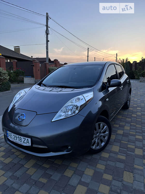 2014 nissan leaf