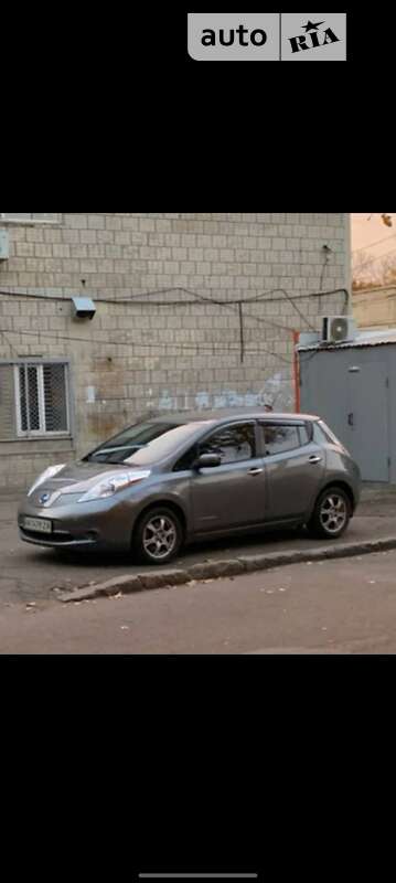 2016 nissan leaf