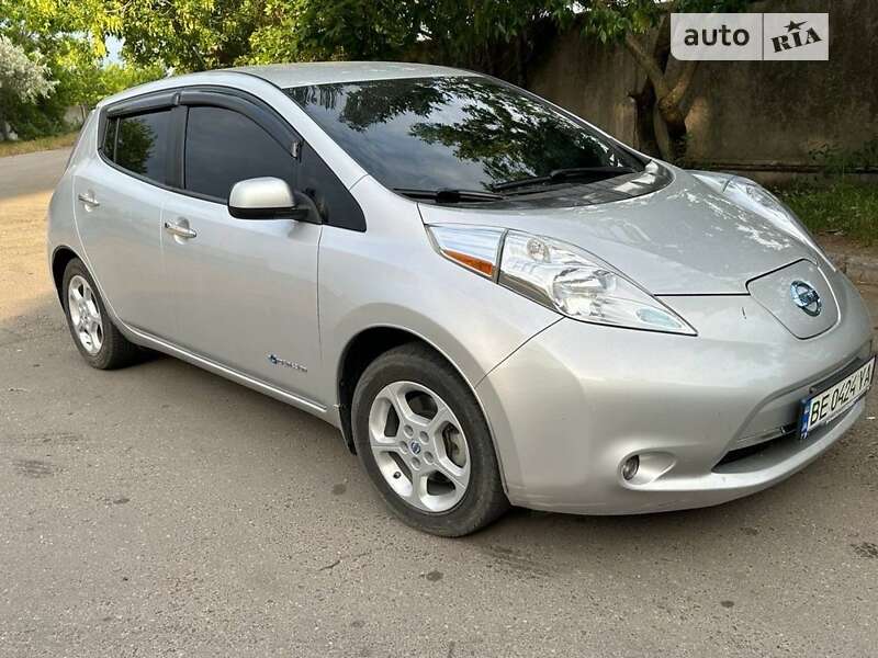 2014 nissan leaf