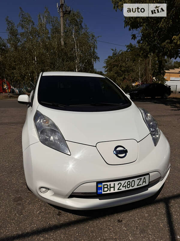 2014 nissan leaf