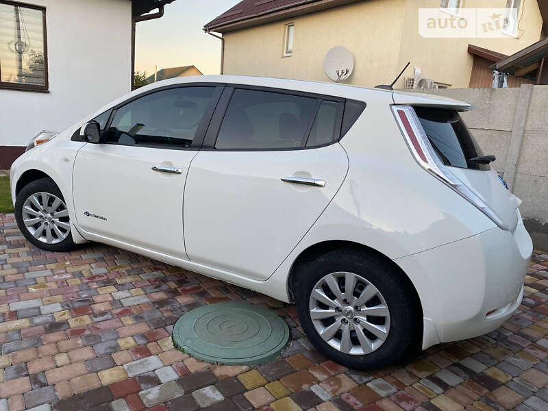 2014 nissan leaf