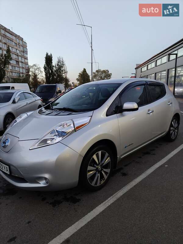 2014 nissan leaf