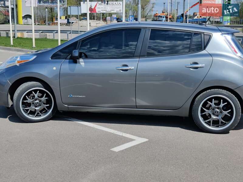 2014 nissan leaf
