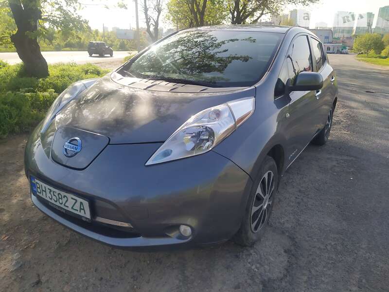 2016 nissan leaf