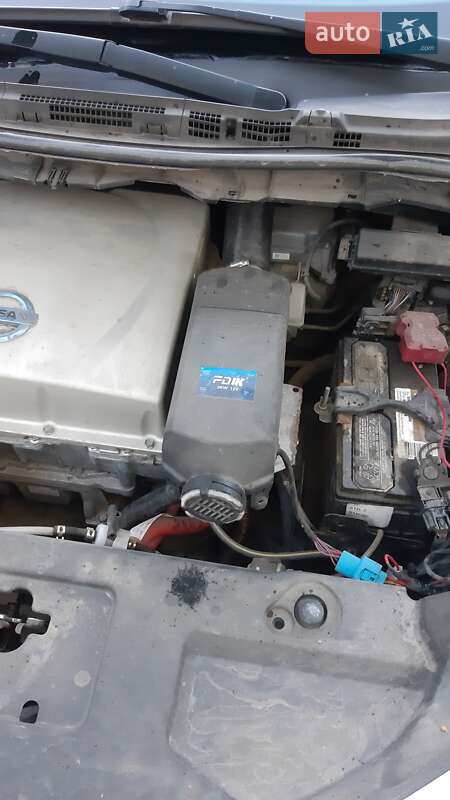 2013 NISSAN Leaf