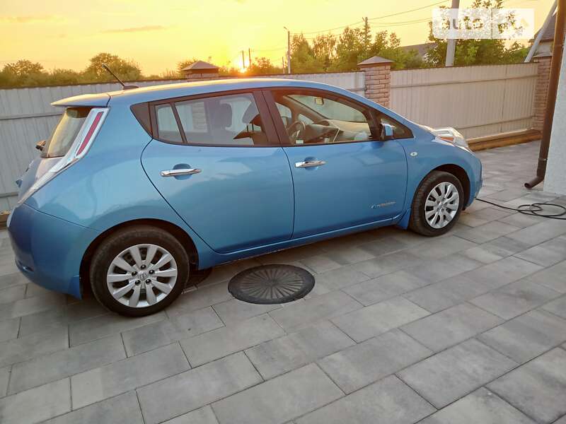 2014 nissan leaf